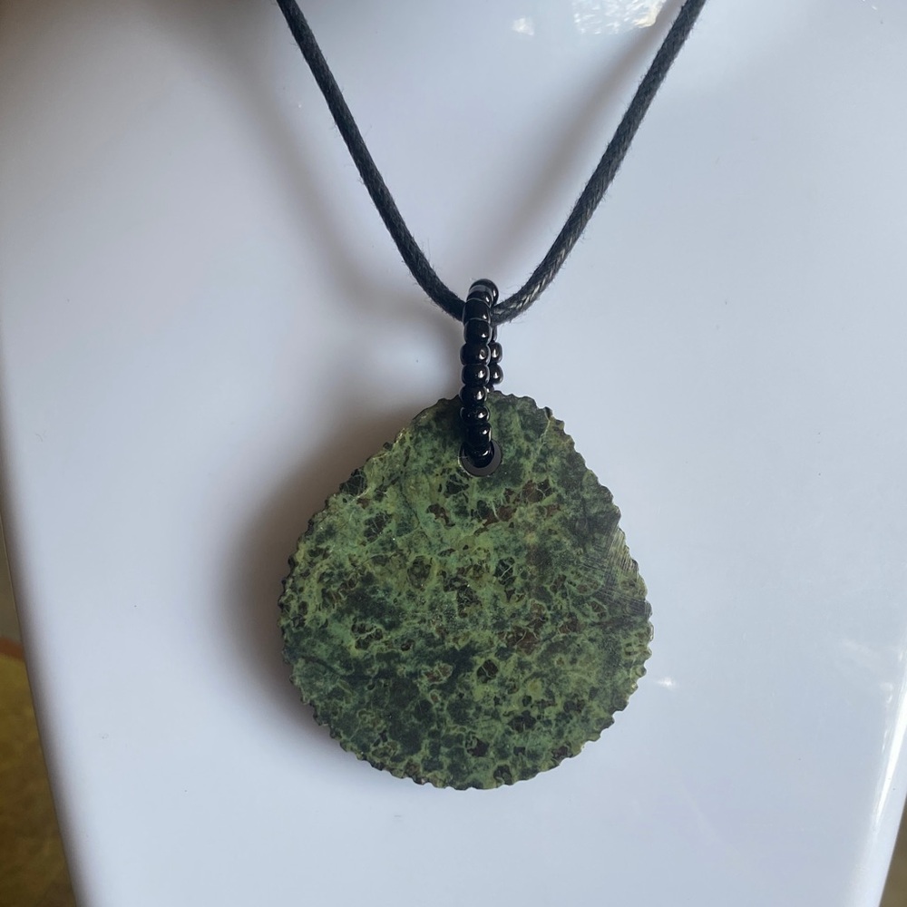 Hand Crafted wonderstone jasper Green Textured Stone Pendant Necklace